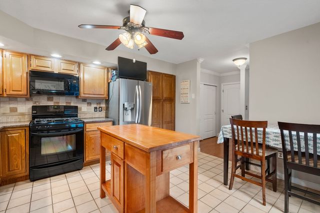 7 Gentry Ln 7, Uxbridge, MA 01569