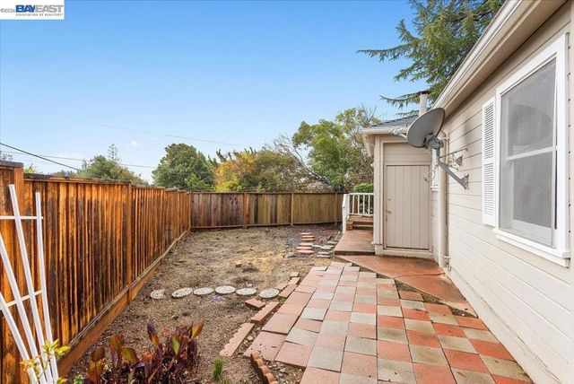 18028 18028 Almond Rd, Castro Valley, CA 94546