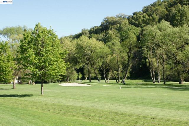 18028 18028 Almond Rd, Castro Valley, CA 94546