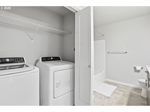 16417 Nw CHADWICK Way 203, Portland, OR 97229