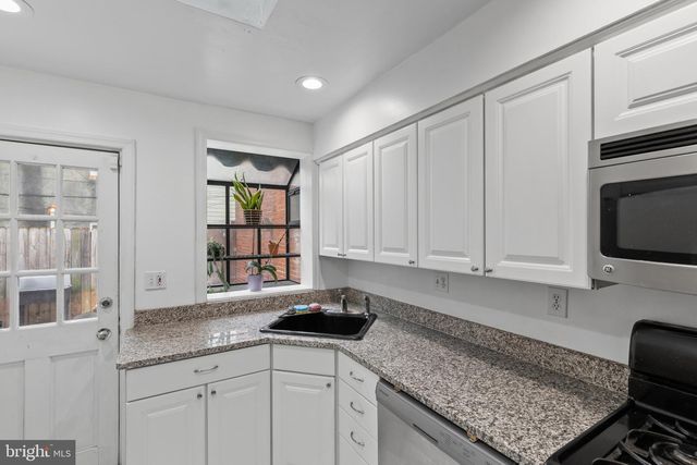 2223 FLEET ST, Baltimore, MD 21231