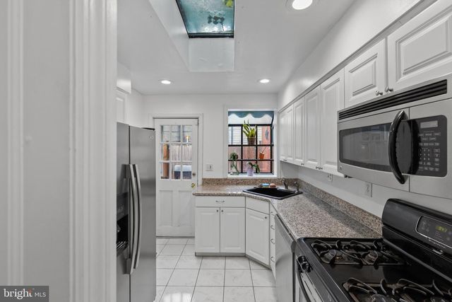 2223 FLEET ST, Baltimore, MD 21231
