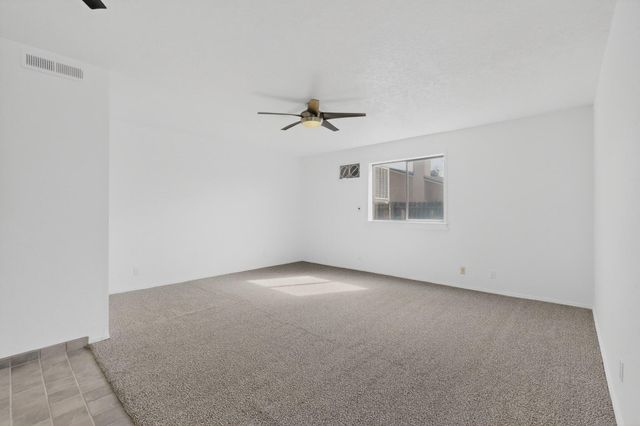 1401 35th Circle SE, Rio Rancho, NM 87124