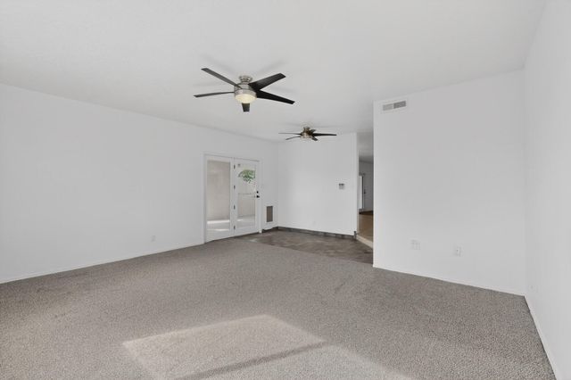 1401 35th Circle SE, Rio Rancho, NM 87124