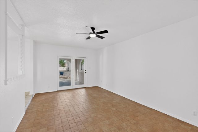 1401 35th Circle SE, Rio Rancho, NM 87124