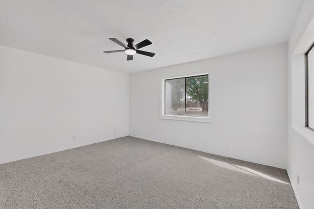 1401 35th Circle SE, Rio Rancho, NM 87124