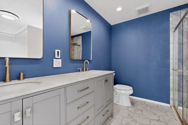1401 35th Circle SE, Rio Rancho, NM 87124