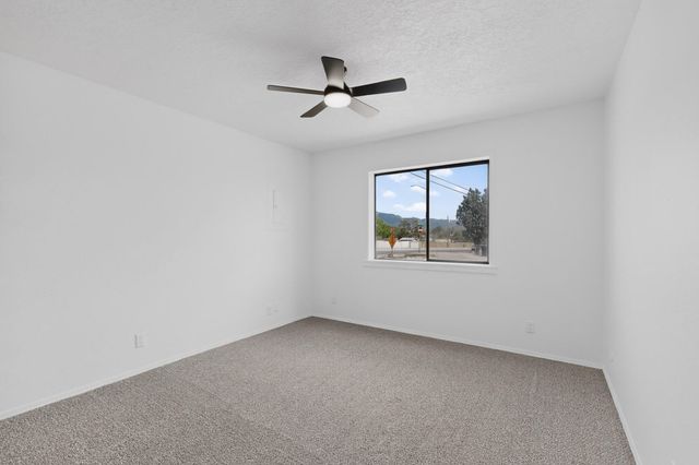 1401 35th Circle SE, Rio Rancho, NM 87124