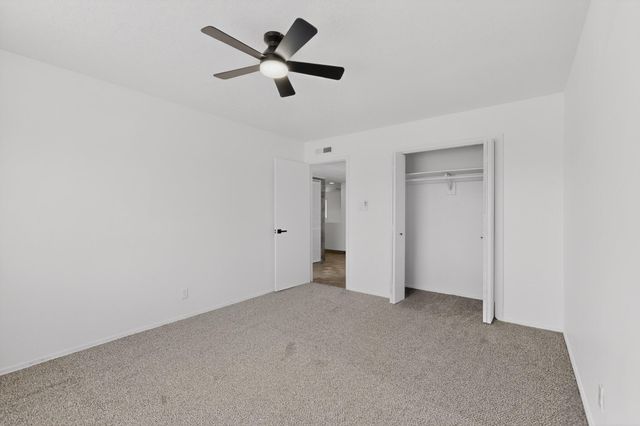 1401 35th Circle SE, Rio Rancho, NM 87124