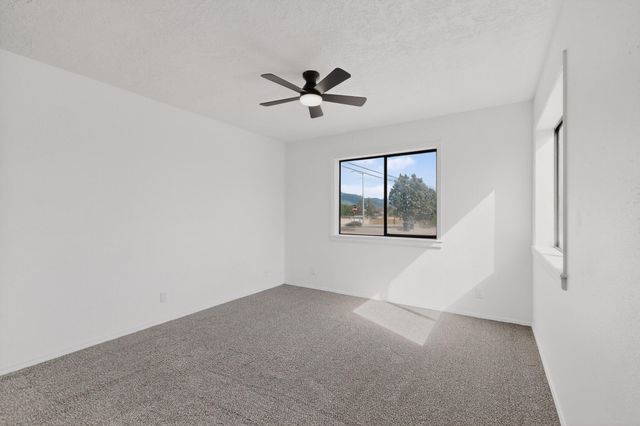 1401 35th Circle SE, Rio Rancho, NM 87124