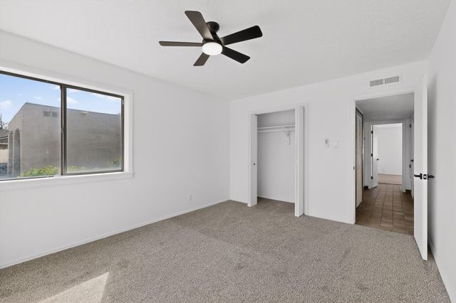 1401 35th Circle SE, Rio Rancho, NM 87124