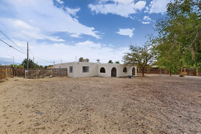 1401 35th Circle SE, Rio Rancho, NM 87124