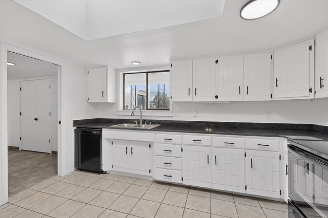 1401 35th Circle SE, Rio Rancho, NM 87124