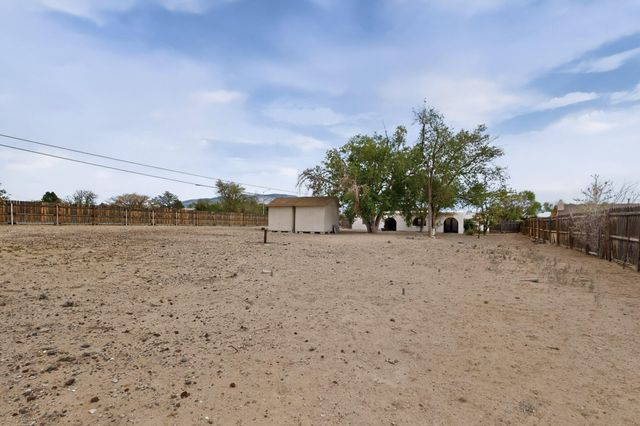 1401 35th Circle SE, Rio Rancho, NM 87124