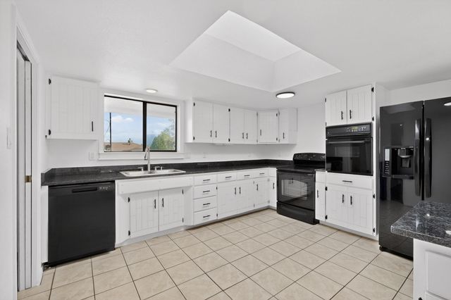 1401 35th Circle SE, Rio Rancho, NM 87124