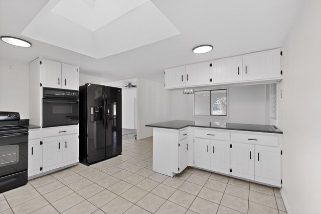 1401 35th Circle SE, Rio Rancho, NM 87124