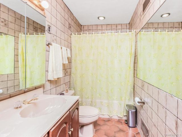 1109 AKA 1111 Nepperhan Avenue, Yonkers, NY 10703