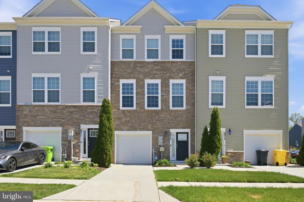 Image 1 of property listing at 2213 WELBY CT, Odenton, MD 21113