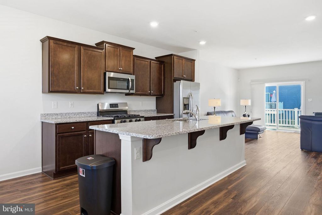 Image 3 of property listing at 2213 WELBY CT, Odenton, MD 21113