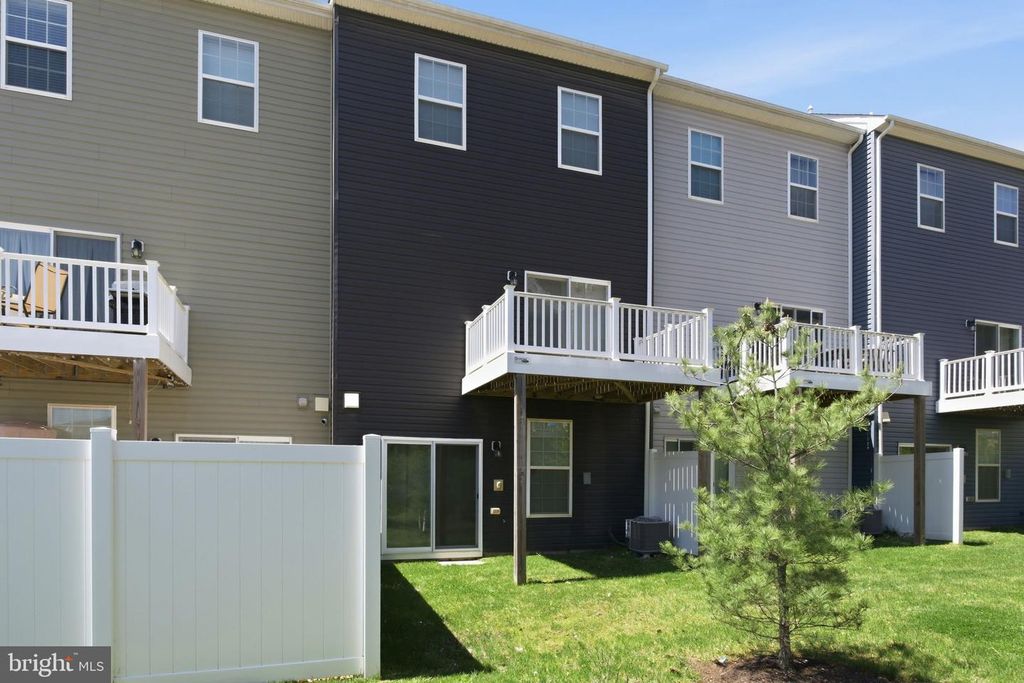 Image 34 of property listing at 2213 WELBY CT, Odenton, MD 21113