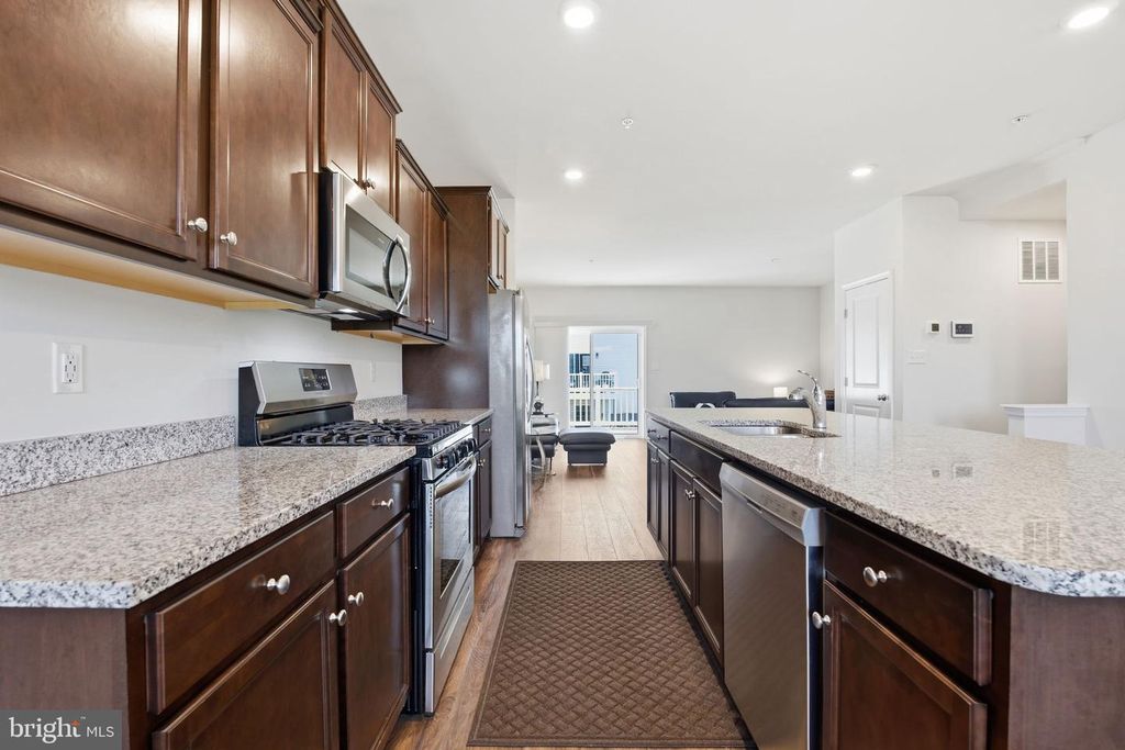 Image 4 of property listing at 2213 WELBY CT, Odenton, MD 21113