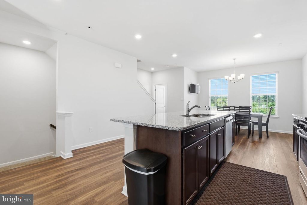 Image 5 of property listing at 2213 WELBY CT, Odenton, MD 21113