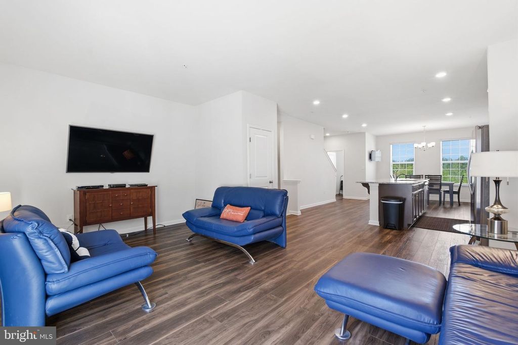 Image 8 of property listing at 2213 WELBY CT, Odenton, MD 21113