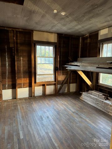 16 Drury Lane, Sylva, NC 28779