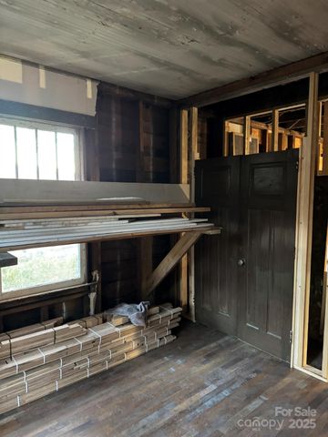 16 Drury Lane, Sylva, NC 28779