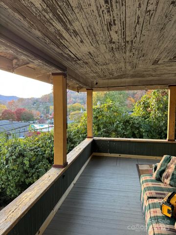 16 Drury Lane, Sylva, NC 28779