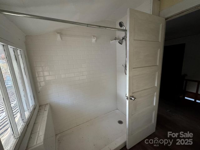 16 Drury Lane, Sylva, NC 28779