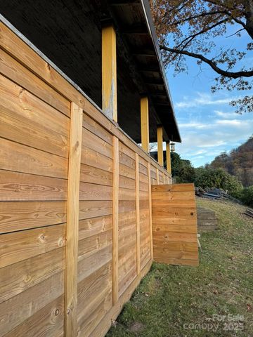 16 Drury Lane, Sylva, NC 28779