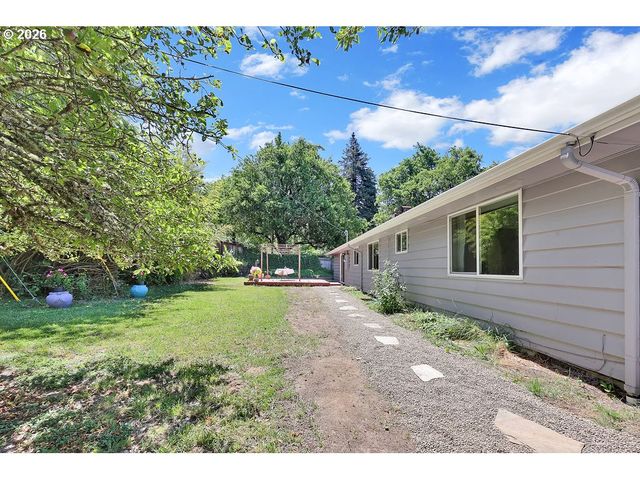 3295 POTTER St, Eugene, OR 97405