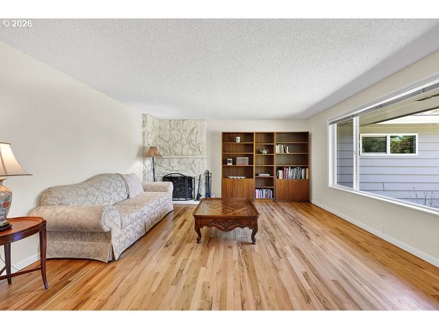 3295 POTTER St, Eugene, OR 97405