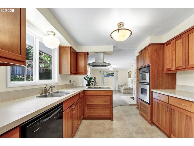 3295 POTTER St, Eugene, OR 97405