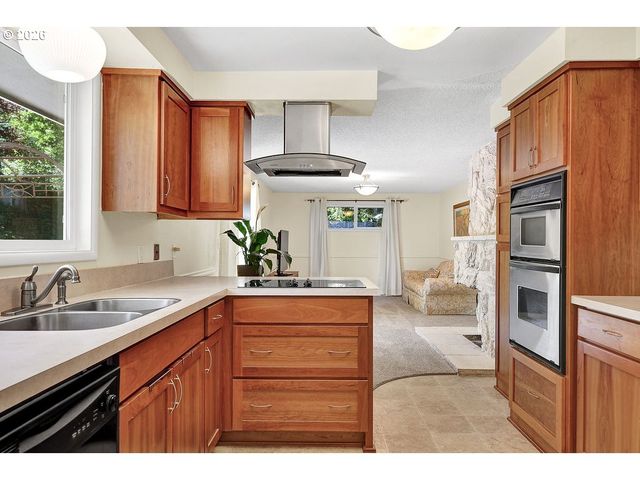 3295 POTTER St, Eugene, OR 97405