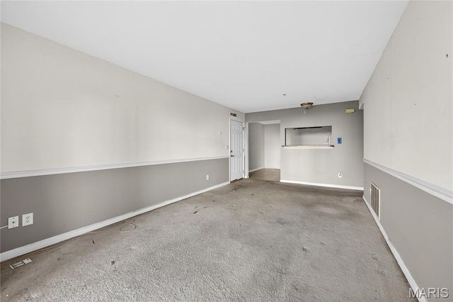 660 Materdie Lane 104, Florissant, MO 63031