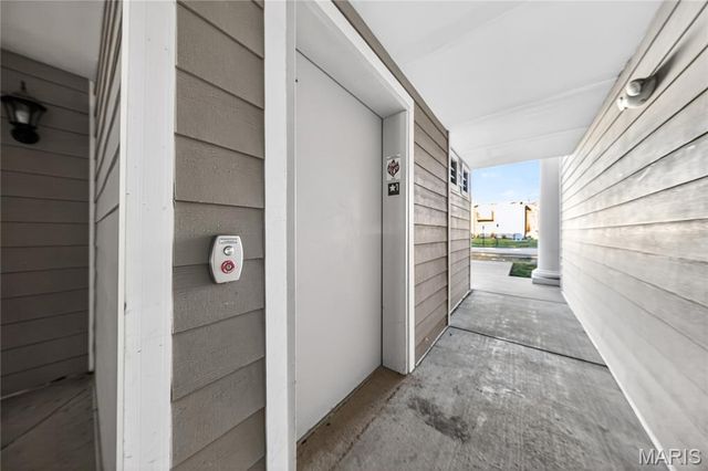 660 Materdie Lane 104, Florissant, MO 63031