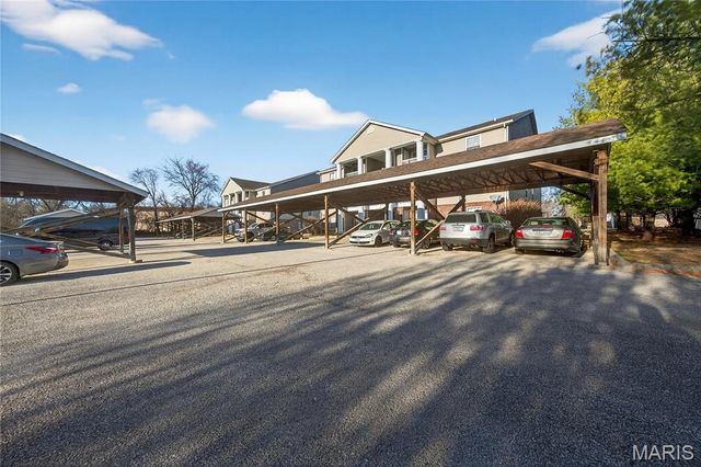 660 Materdie Lane 104, Florissant, MO 63031