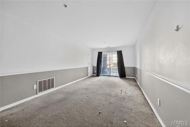 660 Materdie Lane 104, Florissant, MO 63031