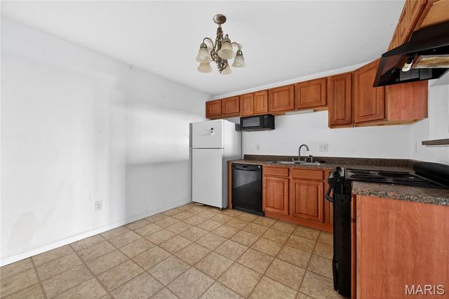 660 Materdie Lane 104, Florissant, MO 63031