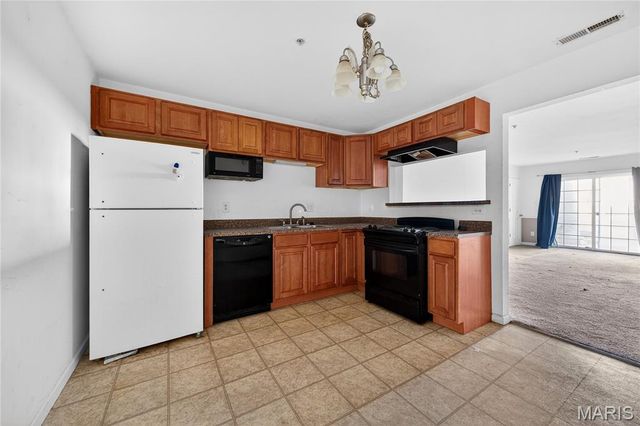 660 Materdie Lane 104, Florissant, MO 63031