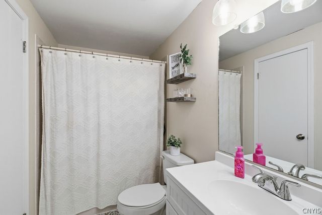 8215 Beehive Circle, Clay, NY 13090