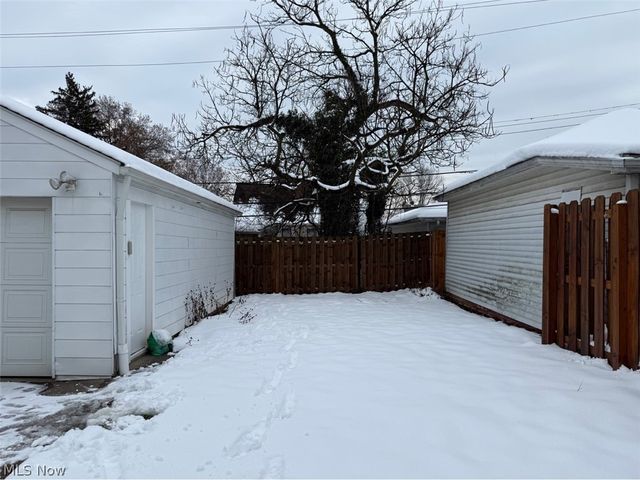 11604 Bradwell Road, Garfield Heights, OH 44125