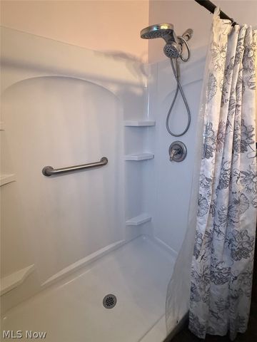 11604 Bradwell Road, Garfield Heights, OH 44125