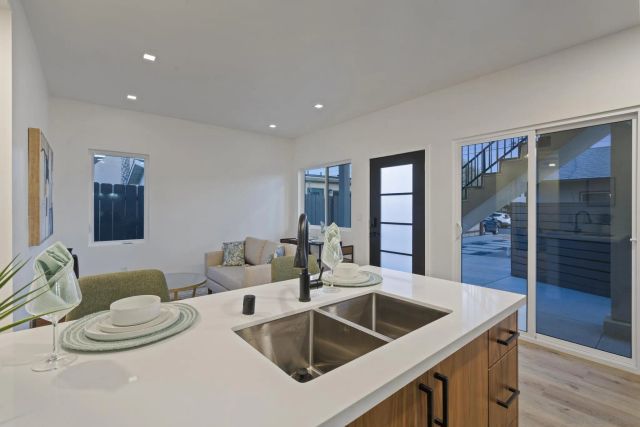 3582 HATTERAS, San Diego, CA 92117