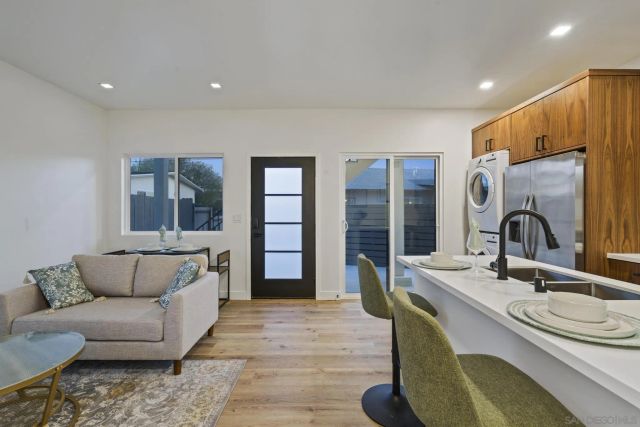 3582 HATTERAS, San Diego, CA 92117