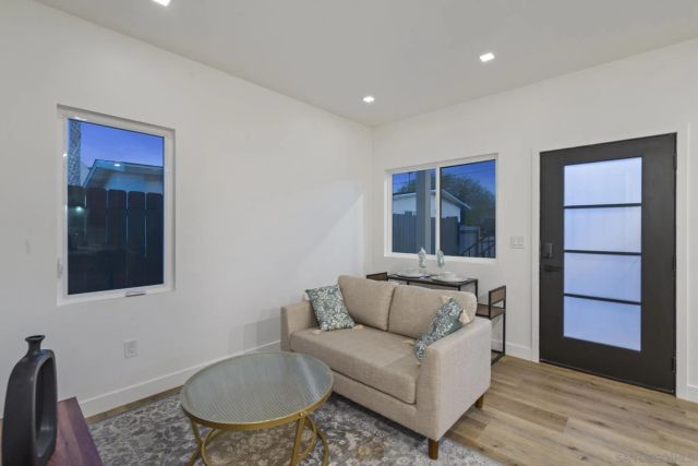 3582 HATTERAS, San Diego, CA 92117