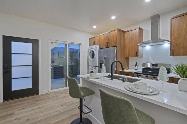 3582 HATTERAS, San Diego, CA 92117