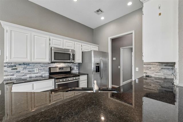 117 Sandstone Drive, Norman, OK 73071